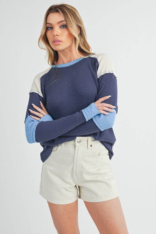 Aemi + Co Raw Seam Color Block Round Neck Knit Top - us.meeeshop