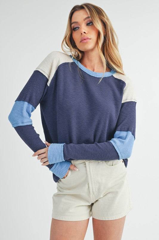 Aemi + Co Raw Seam Color Block Round Neck Knit Top - us.meeeshop