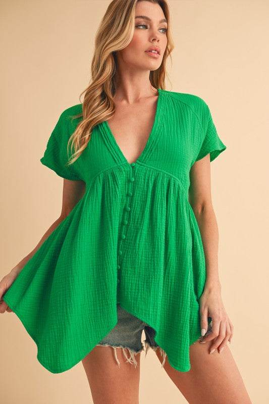 Aemi + Co Tuck Detail V-Neck Short Sleeve Blouse - us.meeeshop