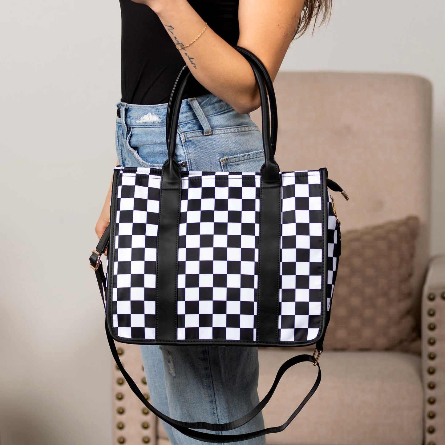 Aili's Corner Dallas Checkered Tote view 7 (bag)