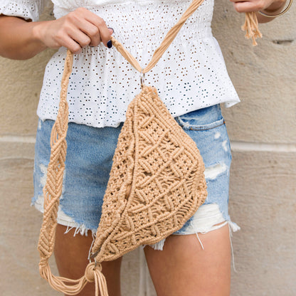Aili's Corner Macrame Sling Bag view 5 - Macrame Sling Bag Tutorial