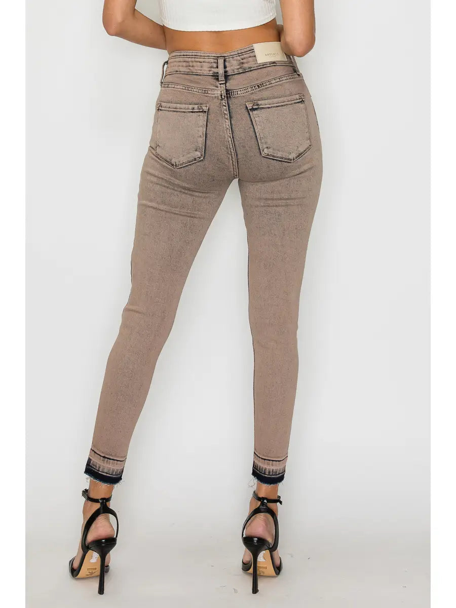 Alexis High Rise Stretch Skinny Jeans in 5 (26) view 4 - High-Waisted - Alexis High Waist Barrel Jeans Paige (bottom)