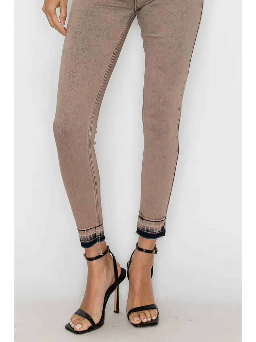 Alexis High Rise Stretch Skinny Jeans in 7 (27) view 5 - High-Waisted - Alexis High Waist Barrel Jeans Paige (bottom)