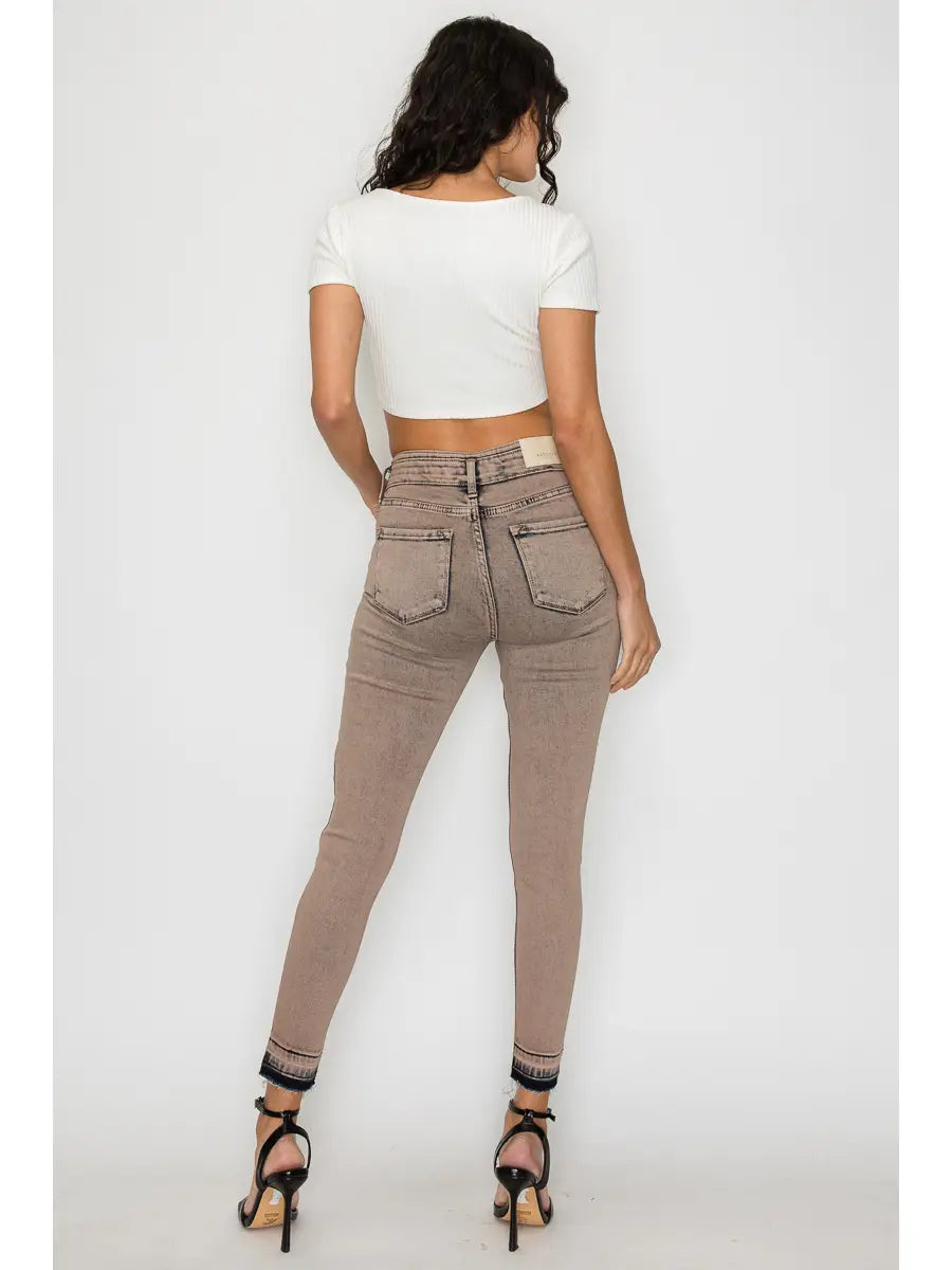 Alexis High Rise Stretch Skinny Jeans in 9 (28) view 6 - High-Waisted - Alexis High Waist Barrel Jeans Paige (bottom)
