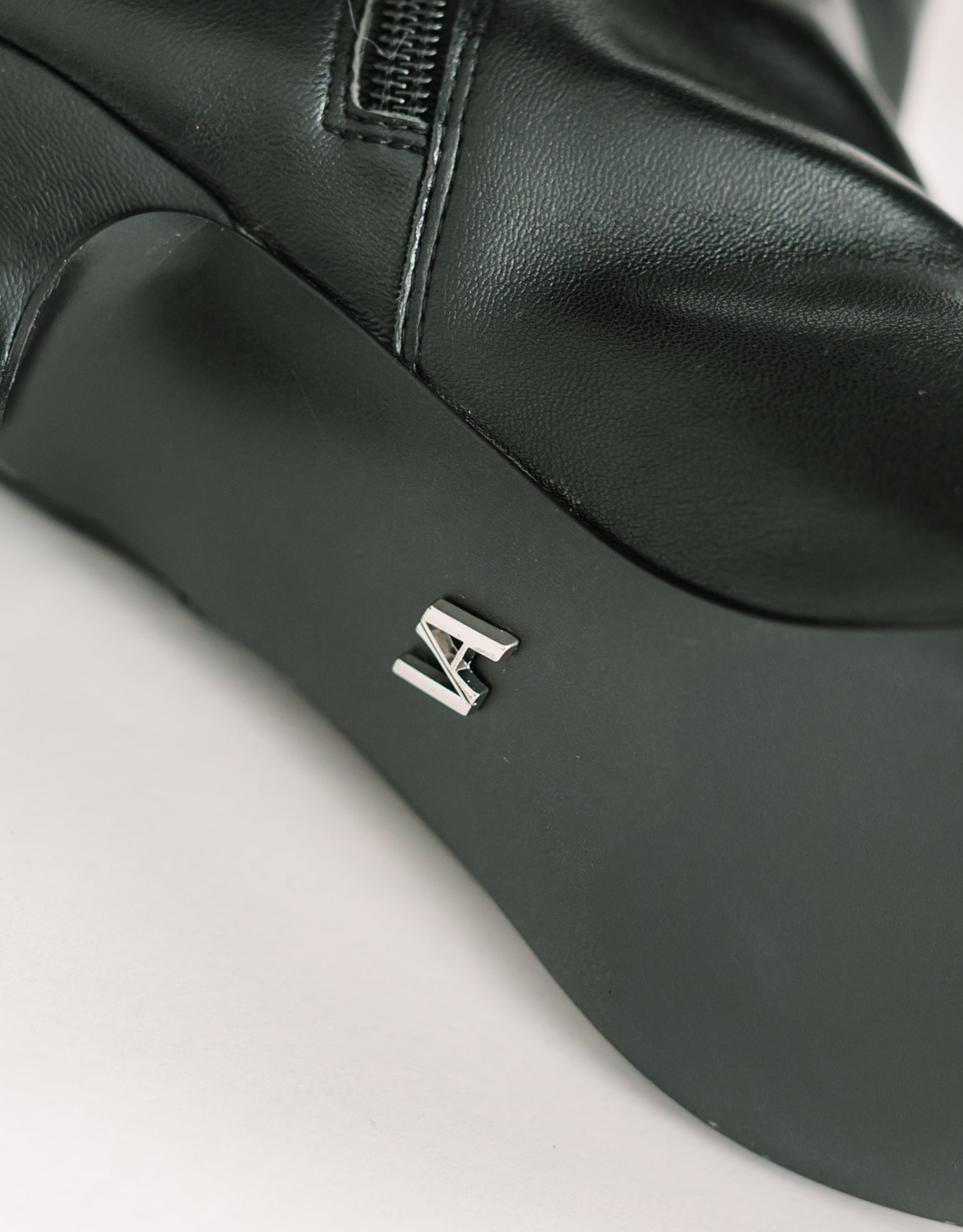 Alice Boots Black - MeeeShop Women's Fashion