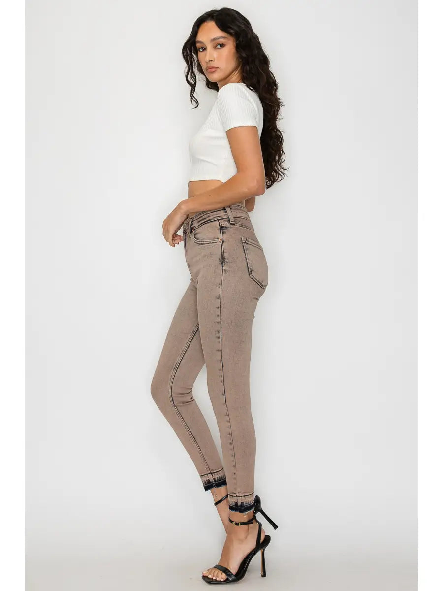 Artemis Vintage Alexis High Rise Stretch Skinny Jeans in 0 (23) - High-Waisted - Alexis High Waist Barrel Jeans Paige