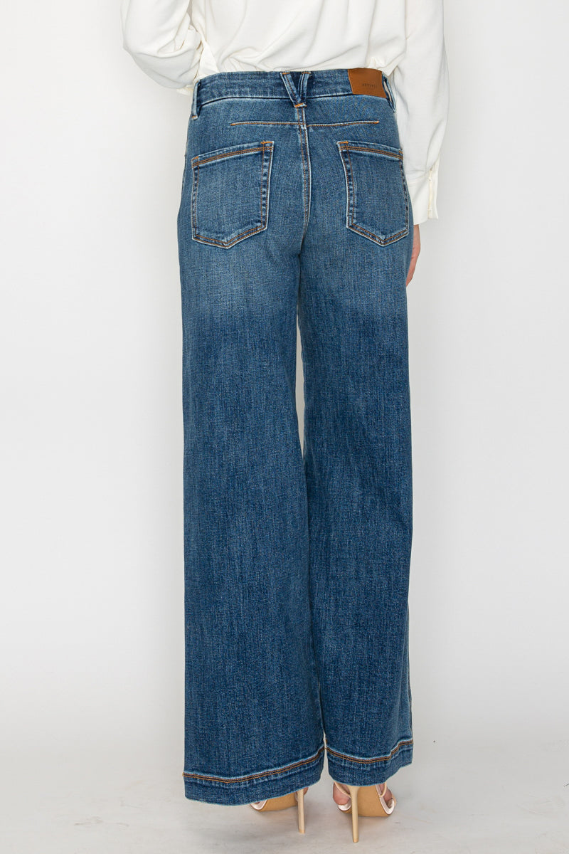 Artemis Vintage Relaxed High Rise Palazzo Jeans in 7 (27) view 4 - High-Waisted - Relaxed Jeans High Waist (bottom)