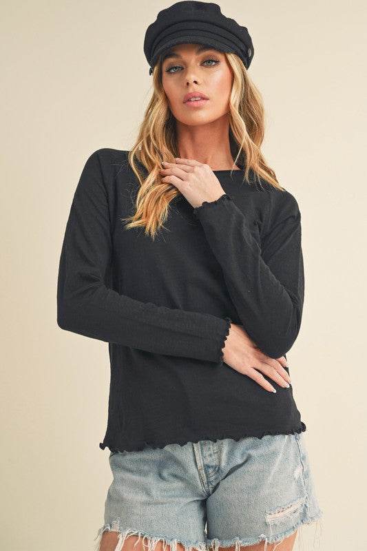 Aemi + Co Lettuce Hemline Round Neck Raglan Sleeve T-Shirt in Black - us.meeeshop