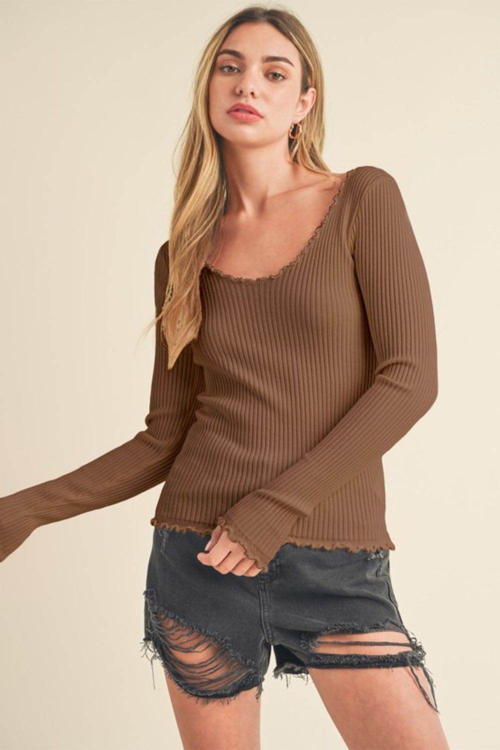 Aemi + Co Lettuce Hem Scoop Neck Long Sleeve Knit Top - us.meeeshop