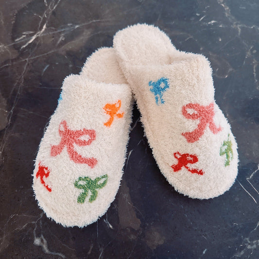 Bow Field Cozy Lounge Slipper in M/L view 2 (piece)