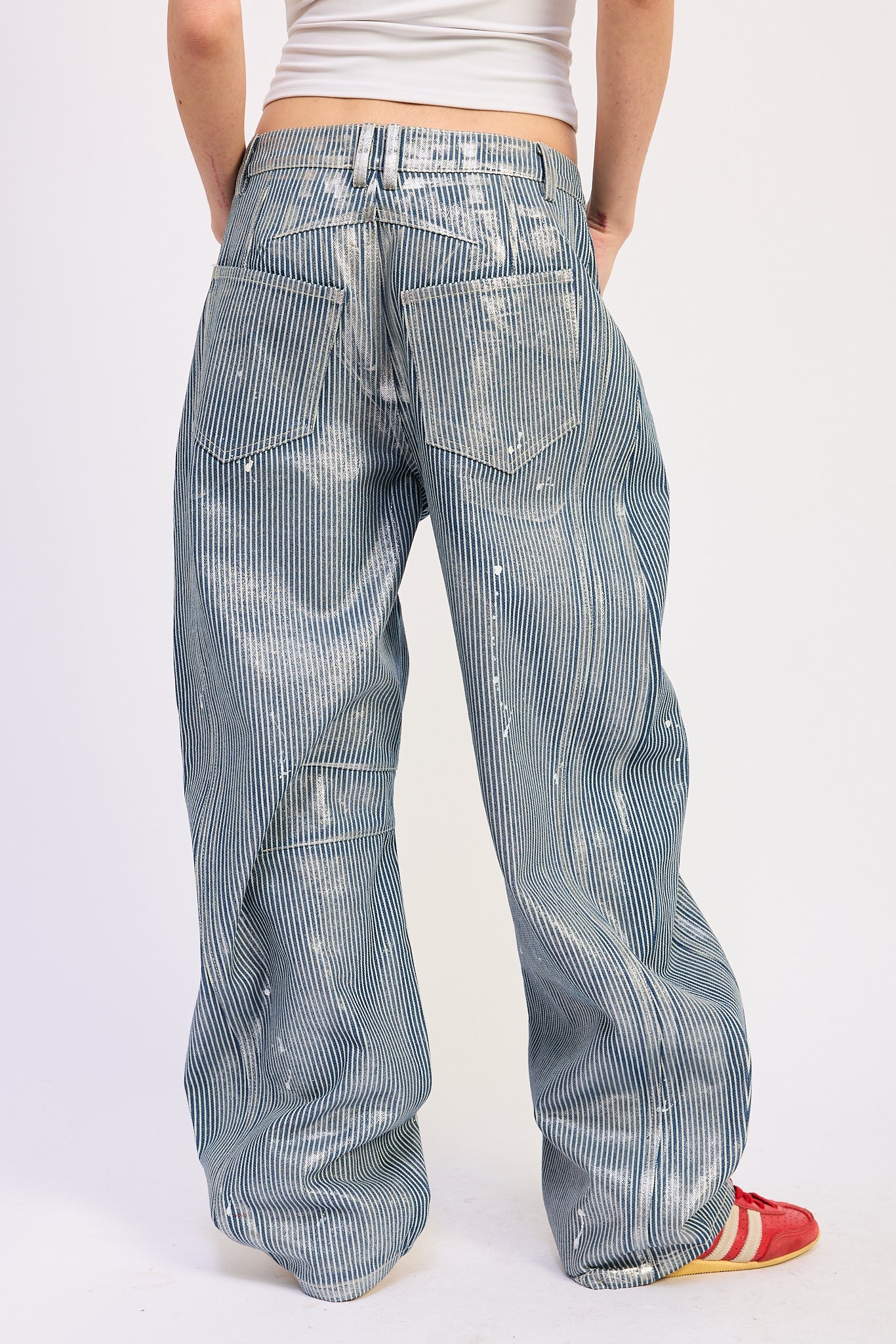 Bridget Barrel Jeans in L view 3 (bottom)