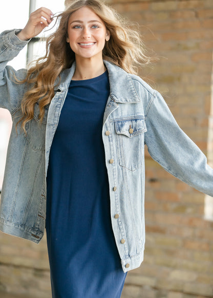Brinx Light Wash Oversized Denim Jacket in S view 2 - Relaxed Fit (bottom)