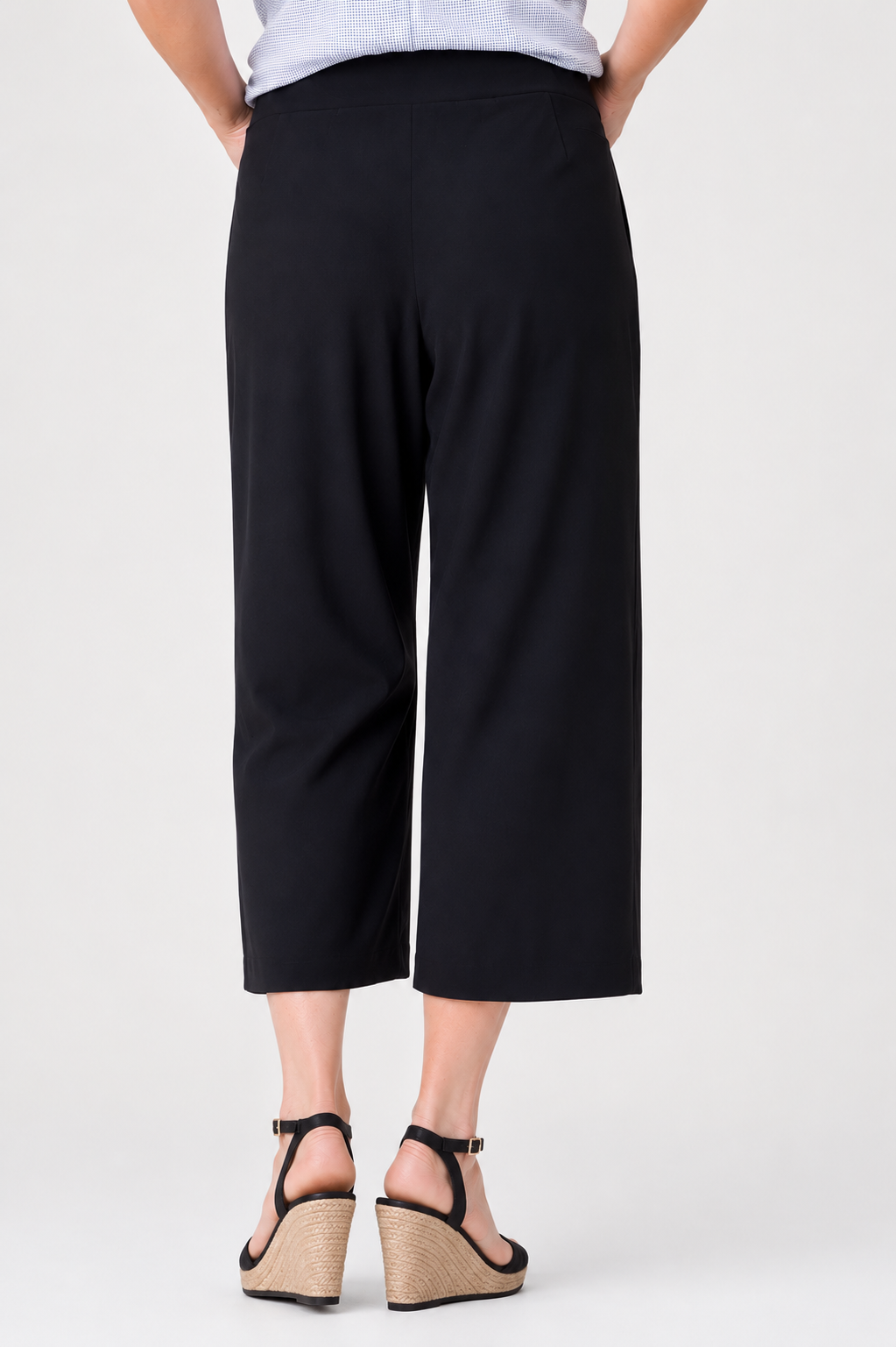 Buki Resort Crop Pant view 6 - Summer Outfit Idea - Cropped Resort Pants (bottom)