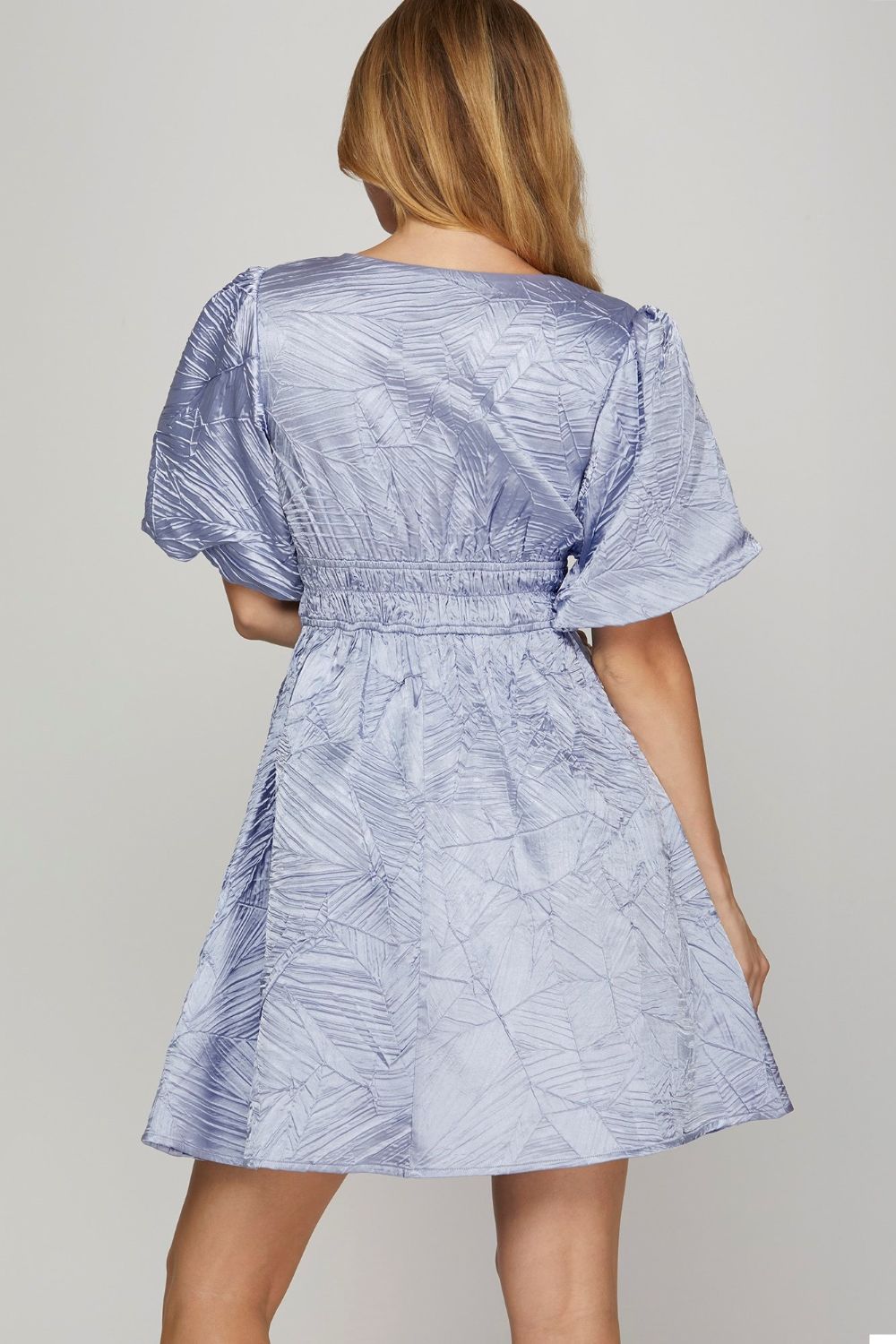 She + Sky Crinkle Woven V-Neck Balloon Sleeve Mini Dress in Light Blue - us.meeeshop