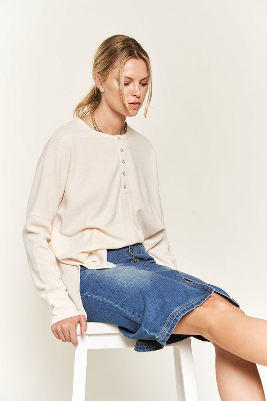 Button down side slit pullover knit top | us.meeeshop