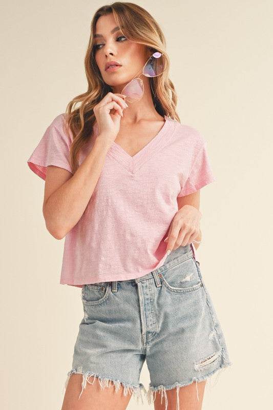 Aemi + Co Side Slit V-Neck Short Sleeve Cropped T-Shirt in Blush Pink - us.meeeshop