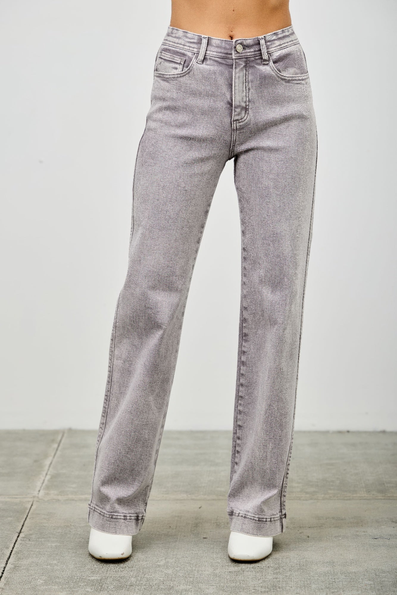 Ccwholesaleclothing High Rise Slim Wide Straight in Silver grey view 5 - High-Waisted - High Rise Straight Leg Jeans