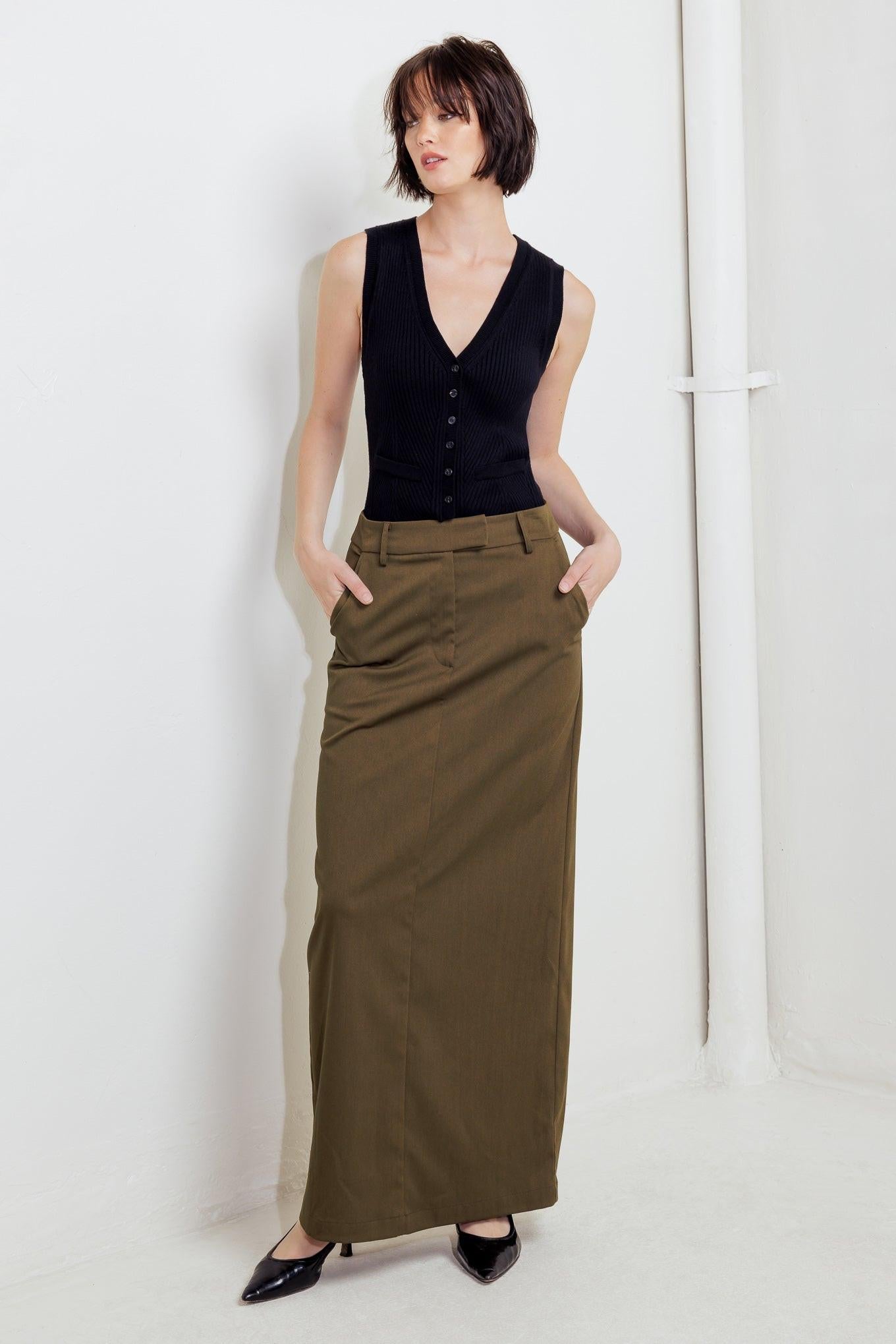 Celebration Time Woven Skirt in CHARCOAL view 4