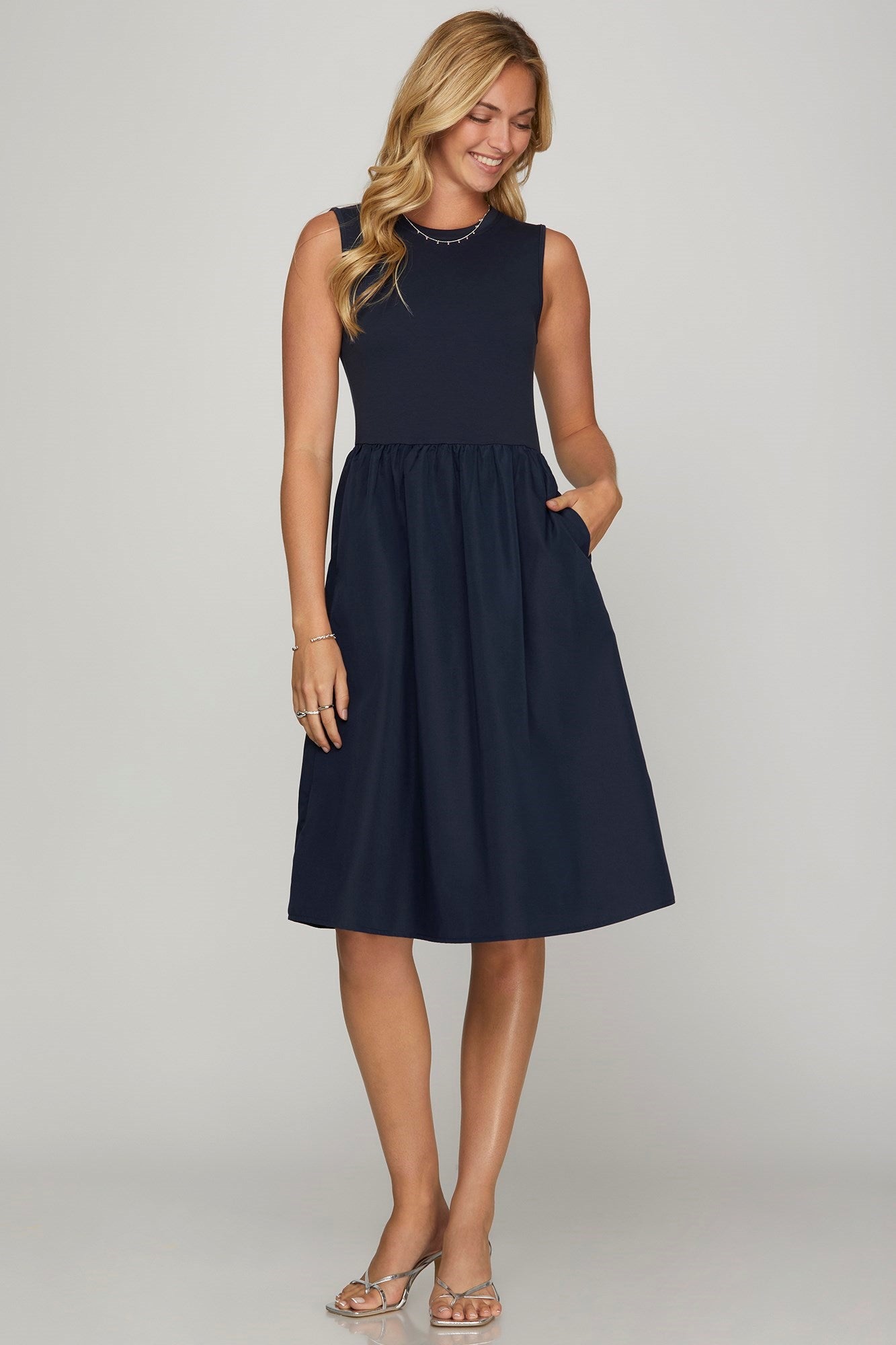 She + Sky | Sleeveless Poplin Woven Midi Dress with Pockets Plus Size - us.meeeshop