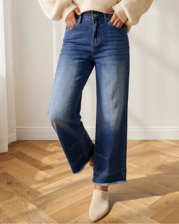 Charlie Seam Detail Raw Hem Ankle Length Jeans in 4 (bottom)