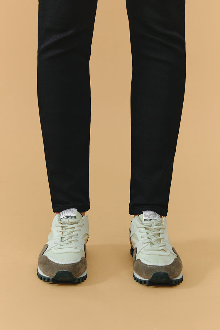 Chicago High Rise Skinny Jeans Hj003 in Back In Black view 10 - High-Waisted - Hj003 Jeans (bottom)