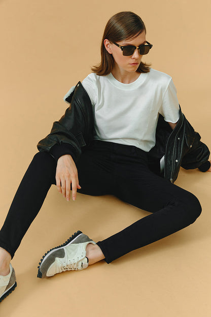Chicago High Rise Skinny Jeans Hj003 in Back In Black view 3 - High-Waisted - Hj003 Jeans (bottom)