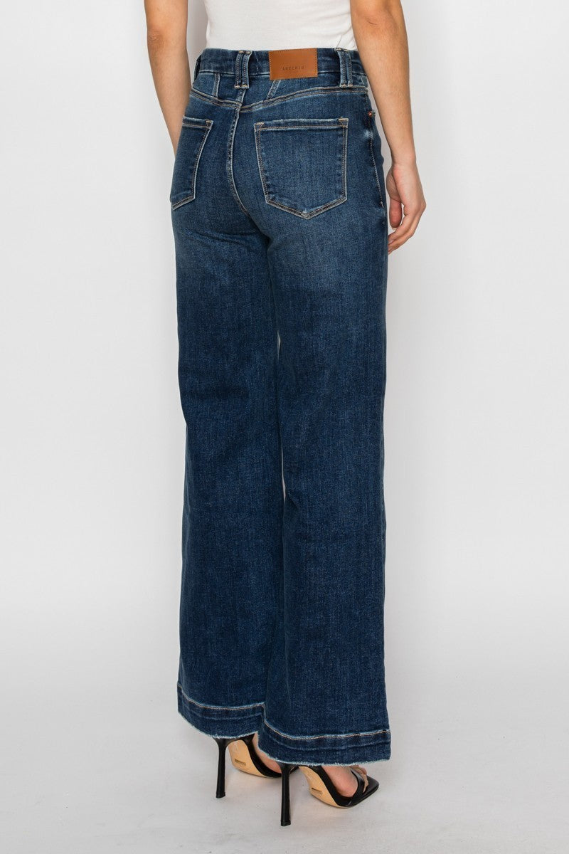 Cindy Tummy Control 90's Vintage Stretch Wide Jeans in 9 (28) view 5 - Curvy Fit (bottom)