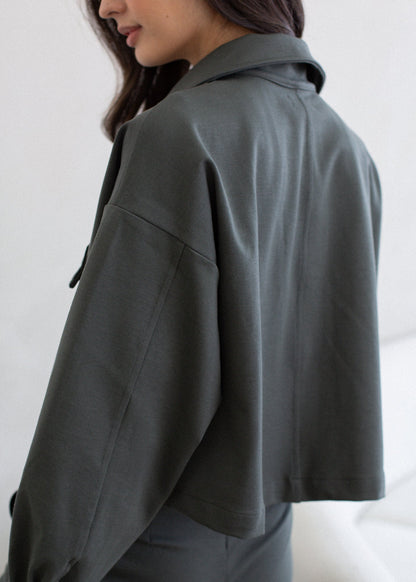 Cropped Worker's Jacket in L view 4 - Casual Office Outfit - Cropped Work Jacket (layer)