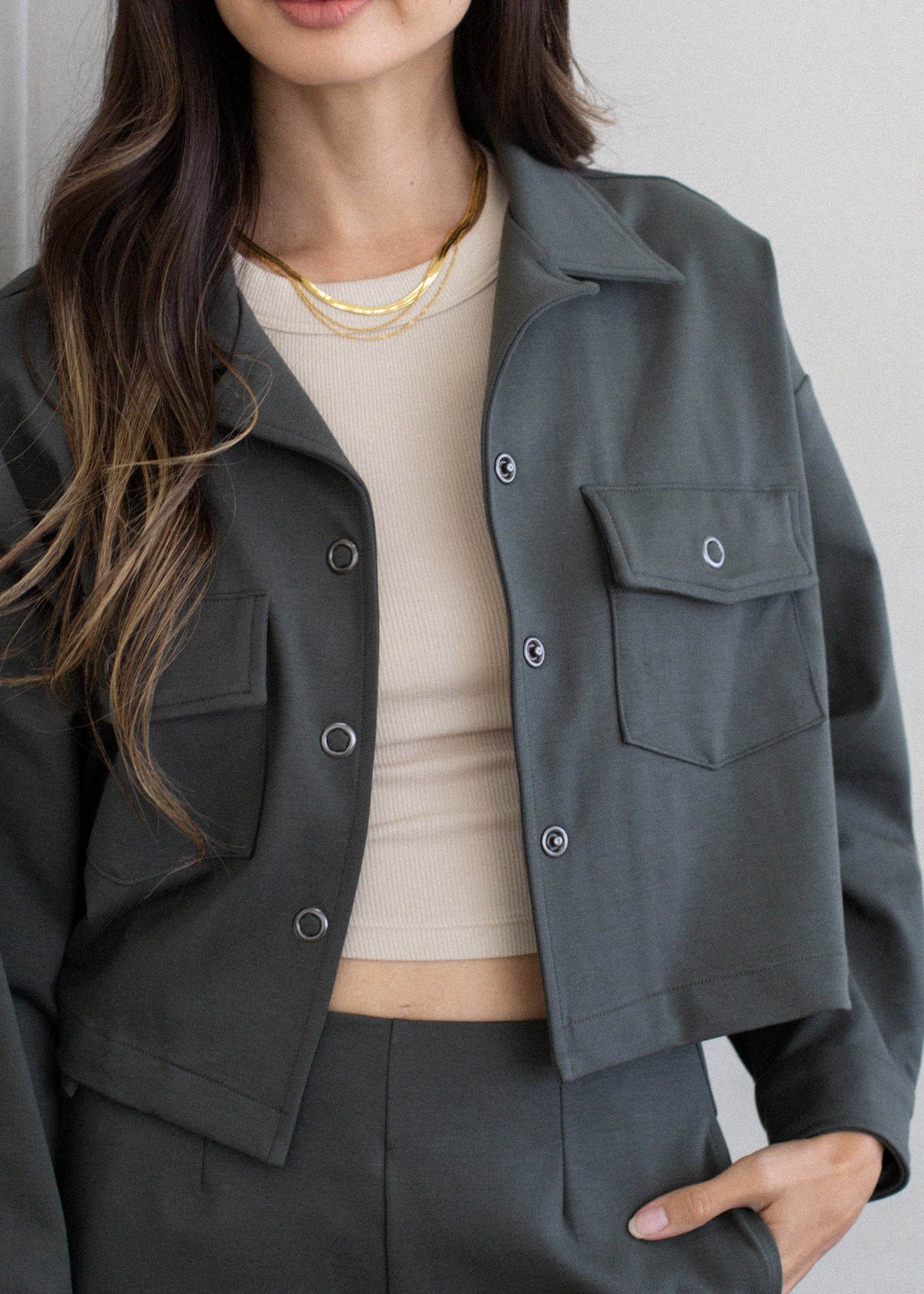 Cropped Worker's Jacket in M view 3 - Casual Office Outfit - Cropped Work Jacket (layer)
