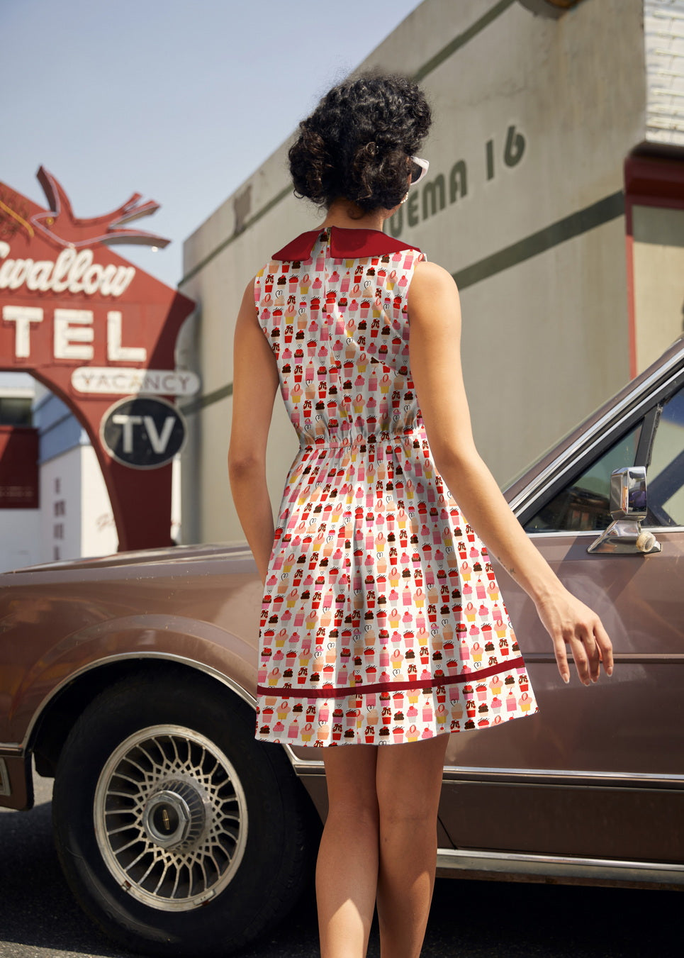 Cupcake Collared Dress in L view 4
