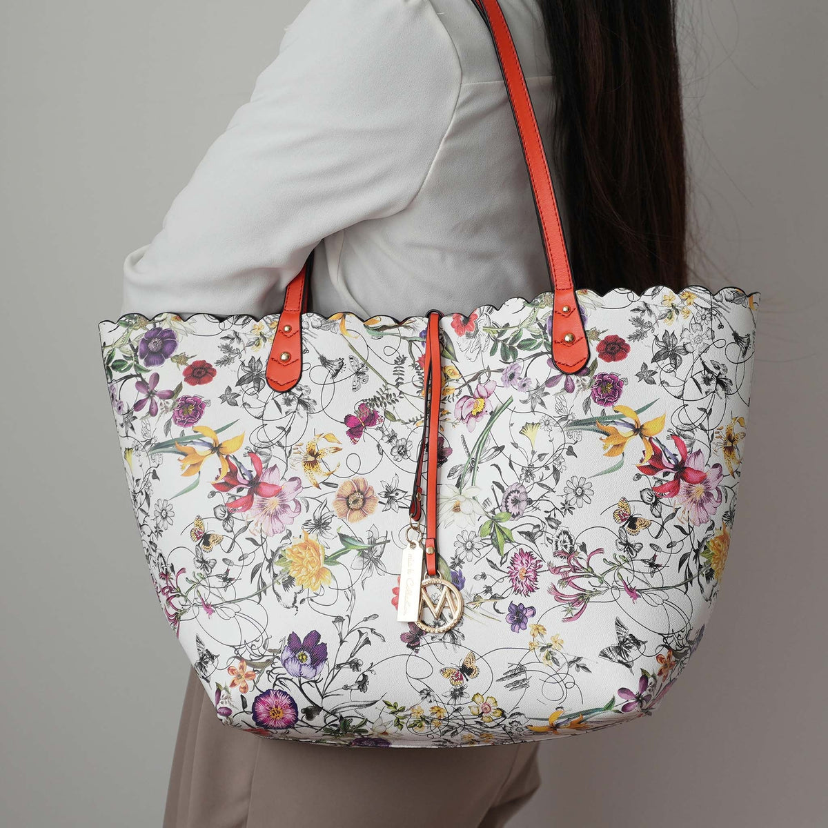 Danielle Tote Bag and Set in Beige view 2 (one-piece)