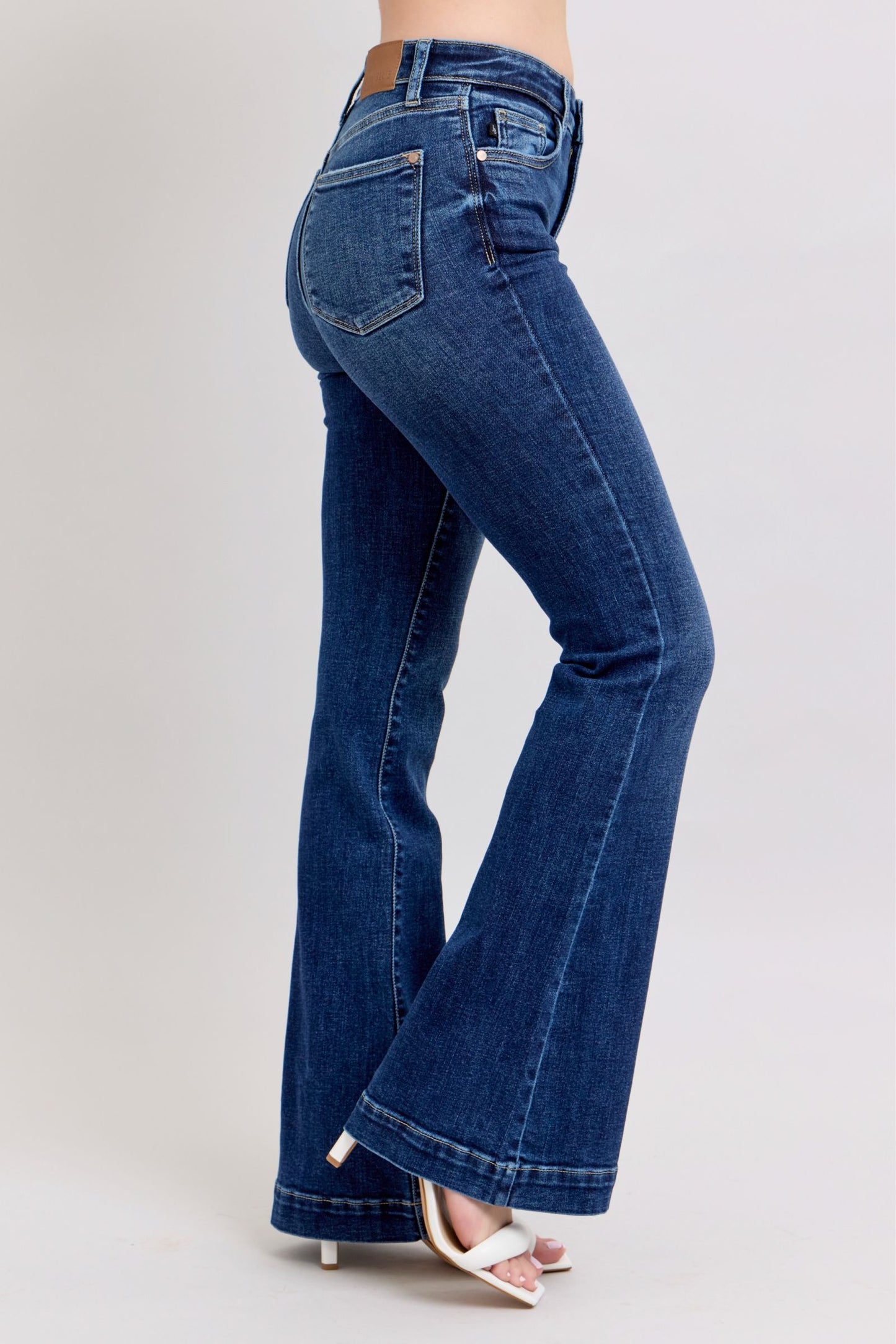 Judy Blue | High Rise Flare Jeans with Pockets Plus Size - us.meeeshop