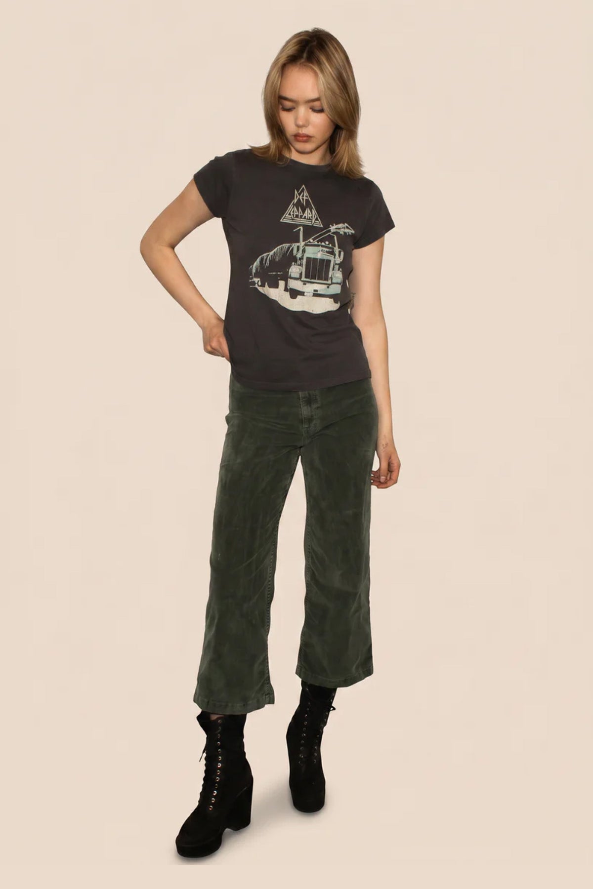 Def Leppard Through the Night Tee in XS - Def Leppard Tee Shirt (top)
