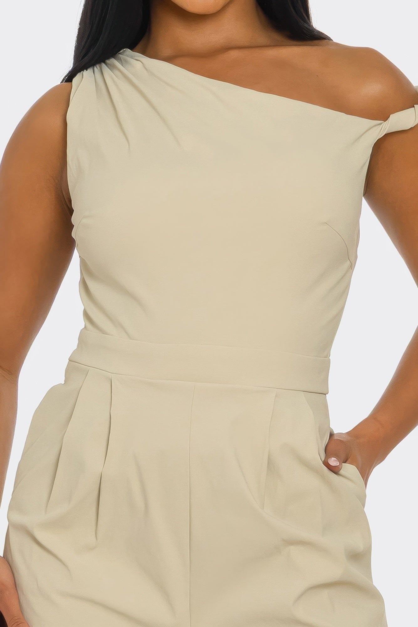 Diosa Chic Poise One-shoulder Jumpsuit in L view 3 (one-piece)