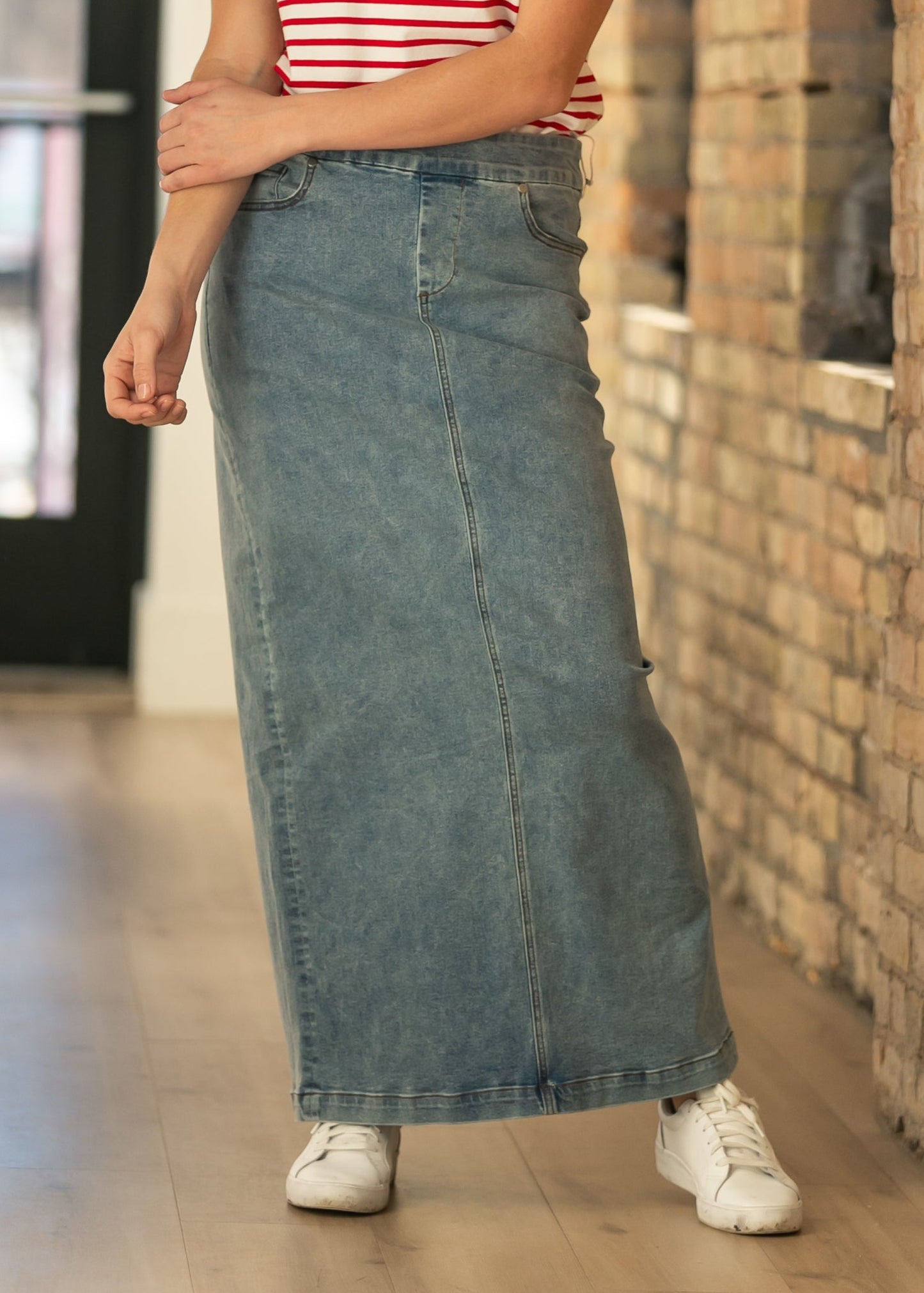Donna Classic Wash Maxi Denim Skirt in 10 view 4 (dress)