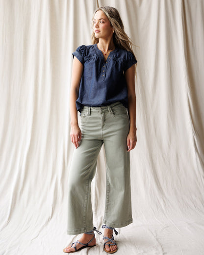 Downeast Super High Wide Cropped Utility Jeans in 25 - Super Utility High Seer (bottom)