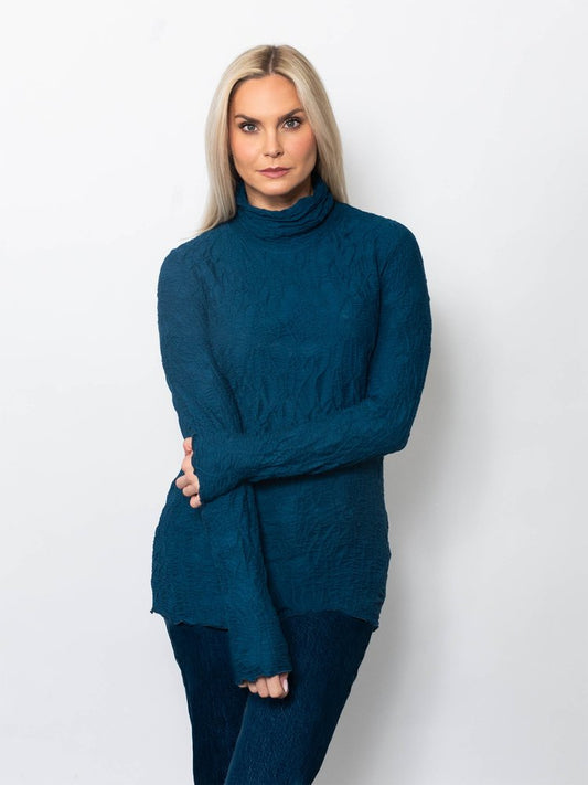 Dreamcatcher Turtleneck in Admiral (top)