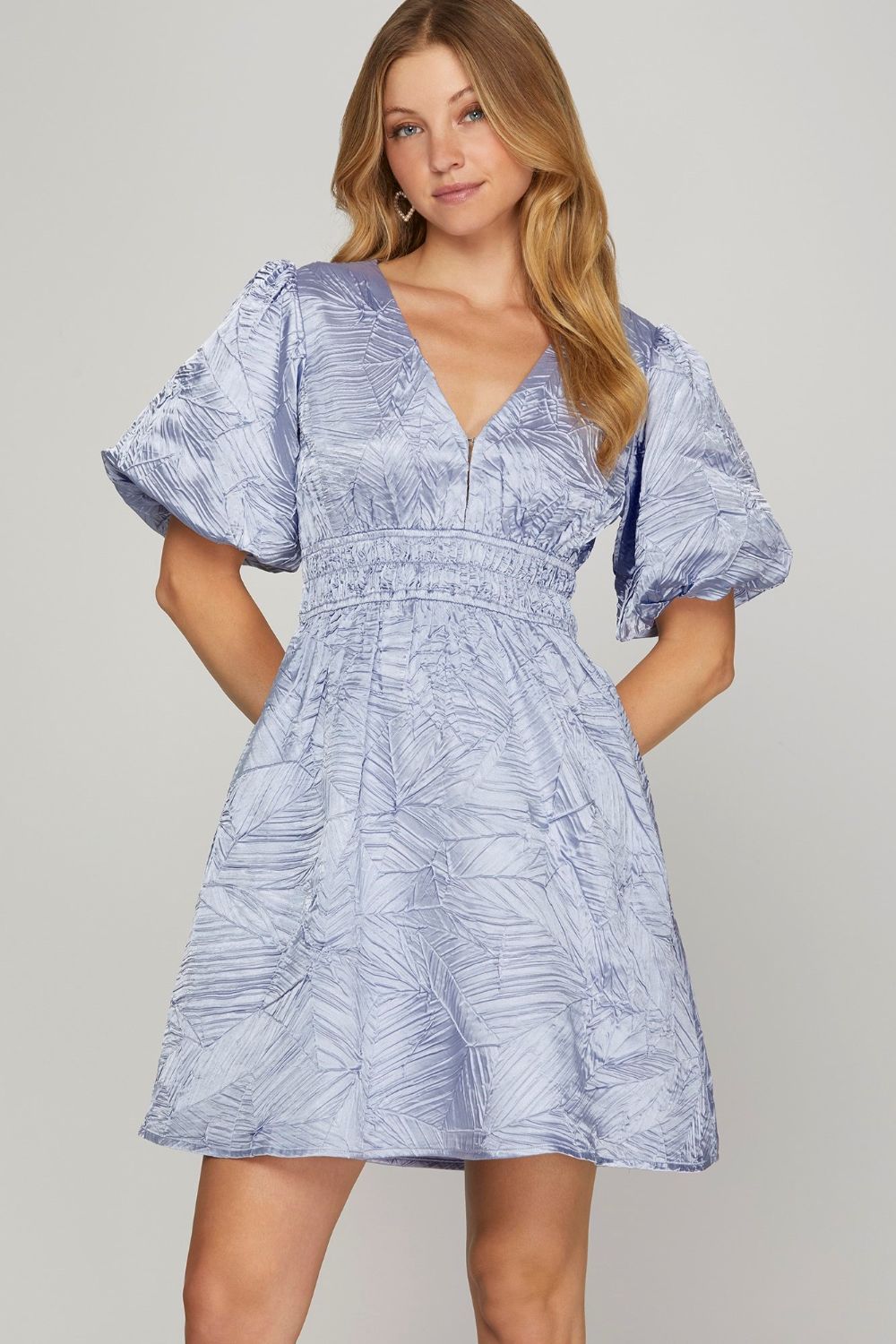 She + Sky Crinkle Woven V-Neck Balloon Sleeve Mini Dress in Light Blue - us.meeeshop