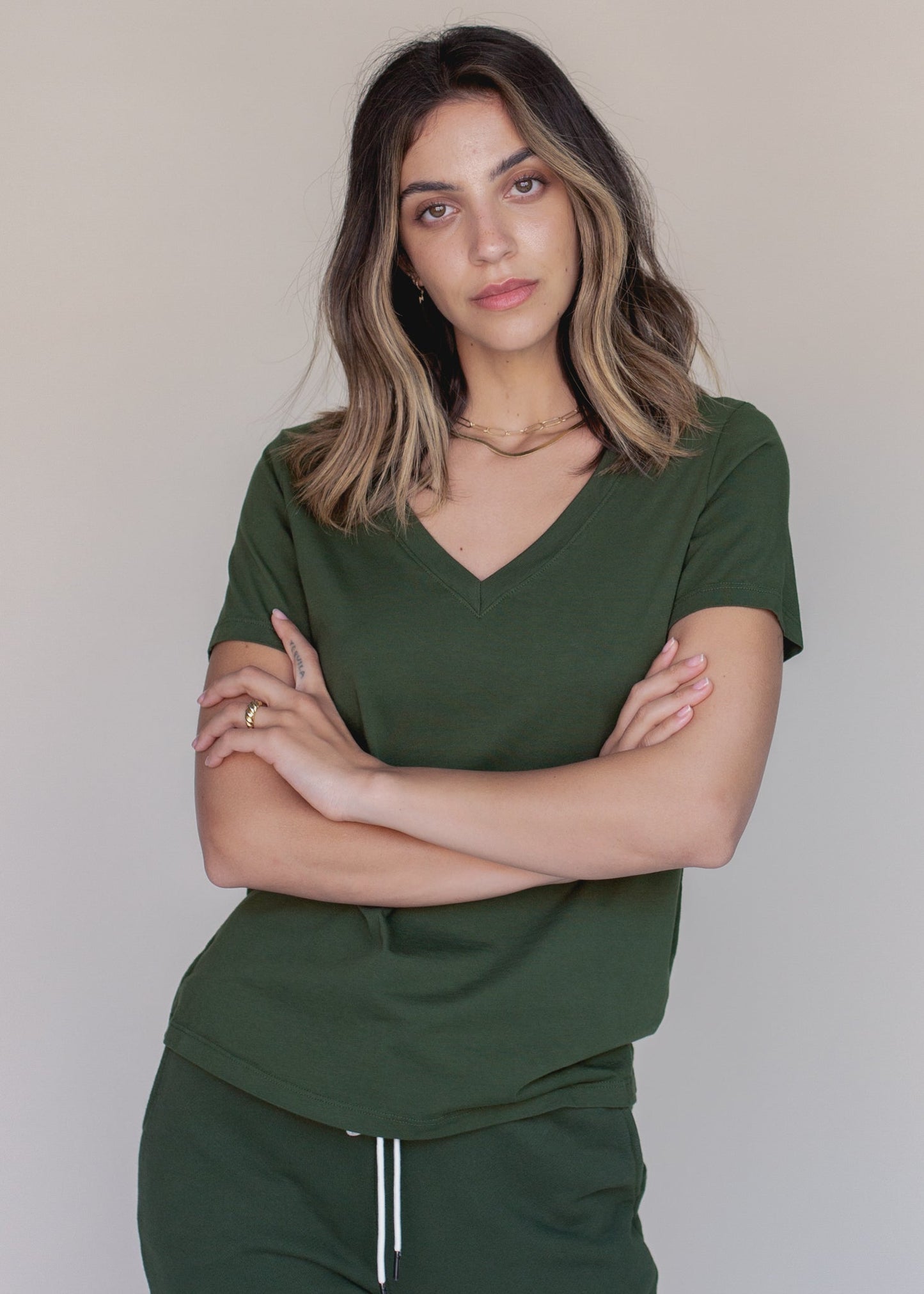 Easy V-neck in XS - Easy Necklace Clasp (top)