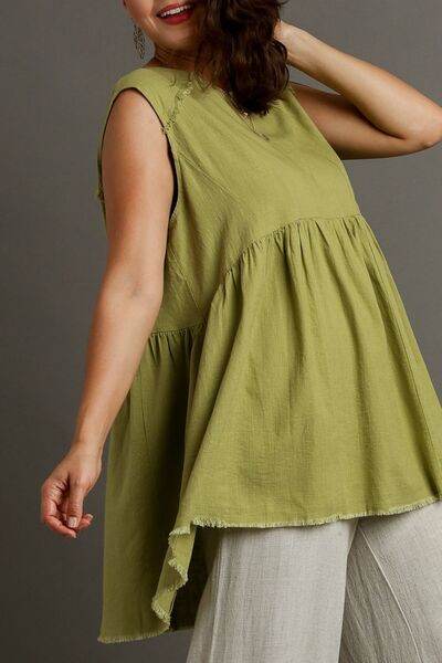 Umgee Raw Hem Linen Round Neck Sleeveless Top Plus Size - us.meeeshop