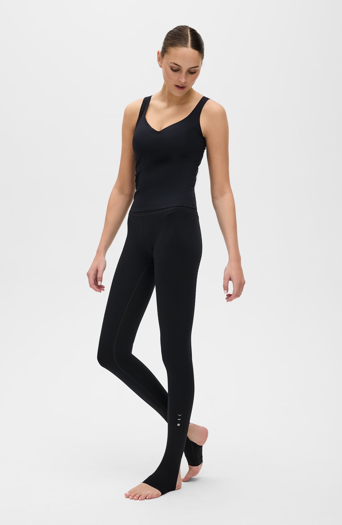 Elastique Athletics L'original Lymphatic Stirrup Leggings in Black / Noir view 3 - L'Original Lymphatic Leggings