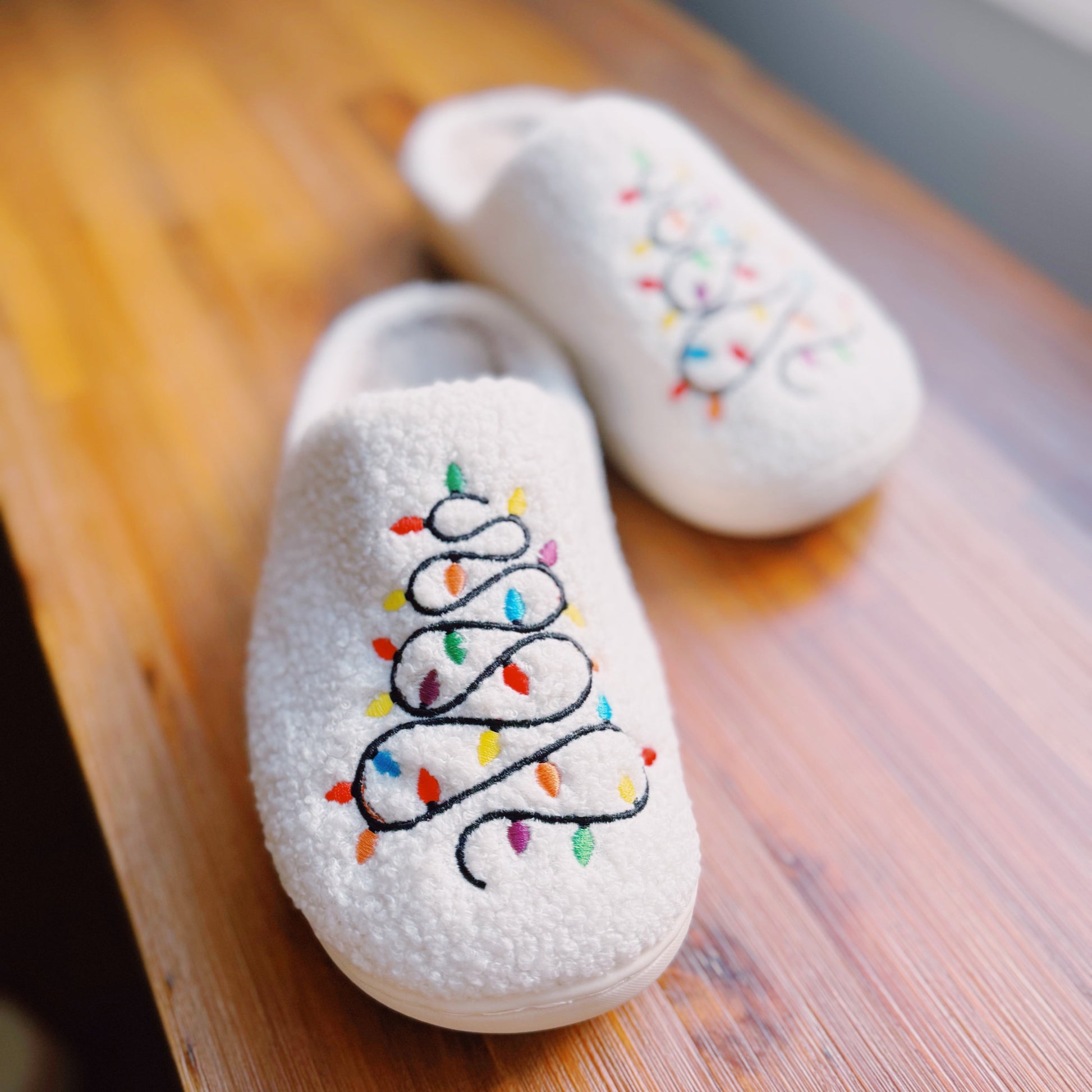 Ellisonyoung.com Precious Lit Coziest Slippers in S/M (piece)