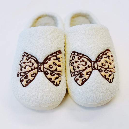 Emily Bow Cozy Lounge Slippers in M/L view 2 (piece)