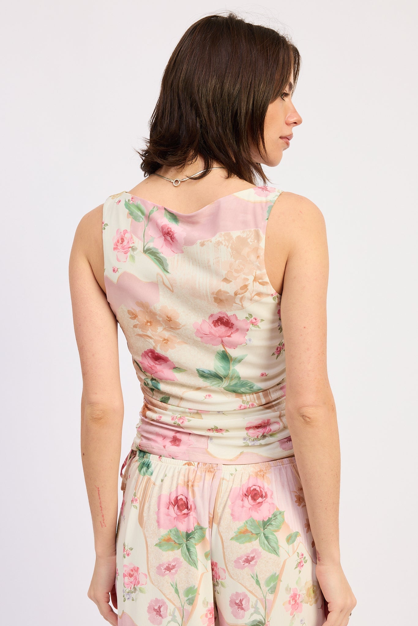 Emory Park Julie Fitted Top in Ivory Rose Pink view 3