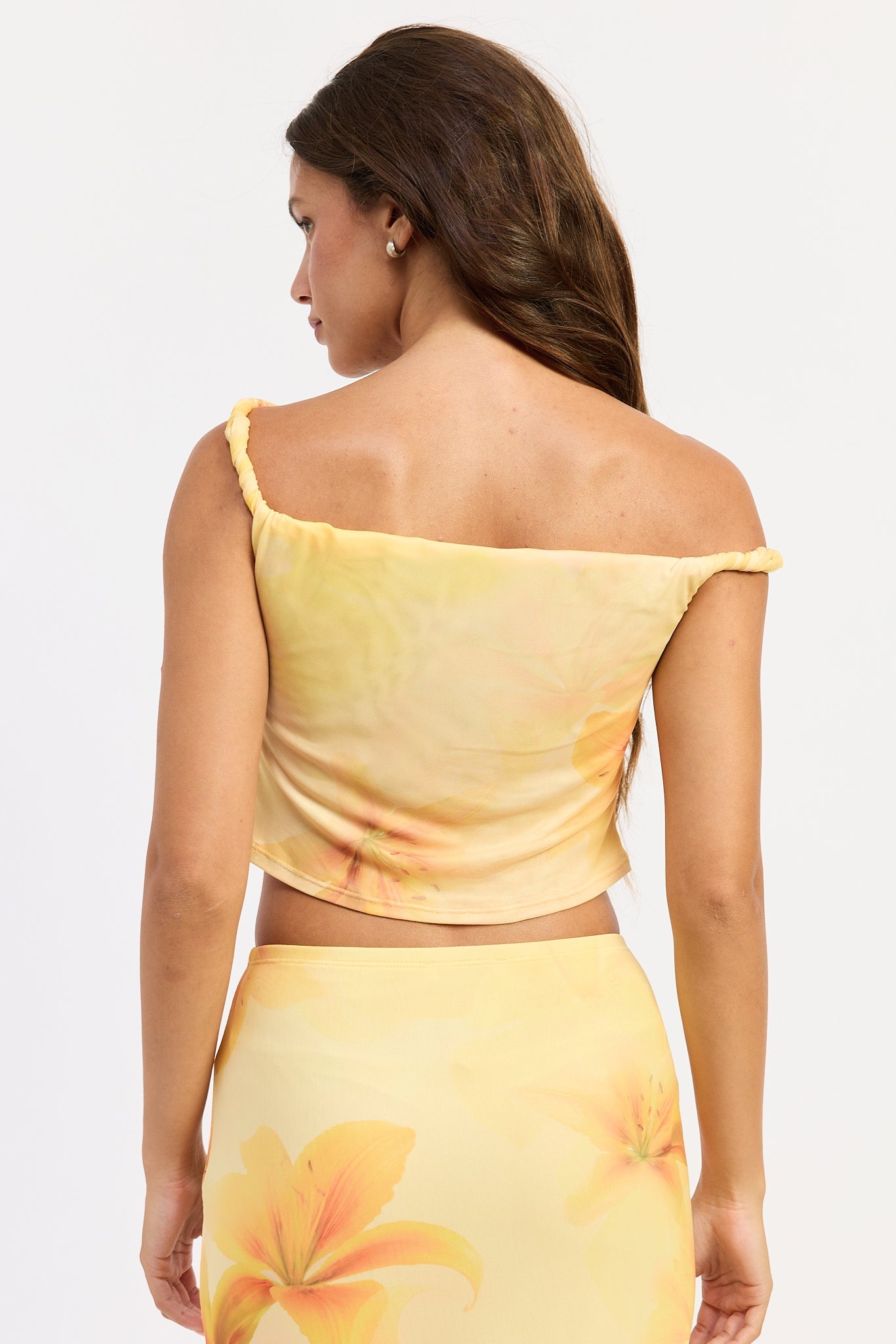 Emory Park Lucia Top in Yellow Floral view 3 - Lucia Top Handle Bag