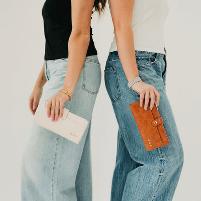 Essentials Carryall Wallet - MeeeShop Women's Fashion