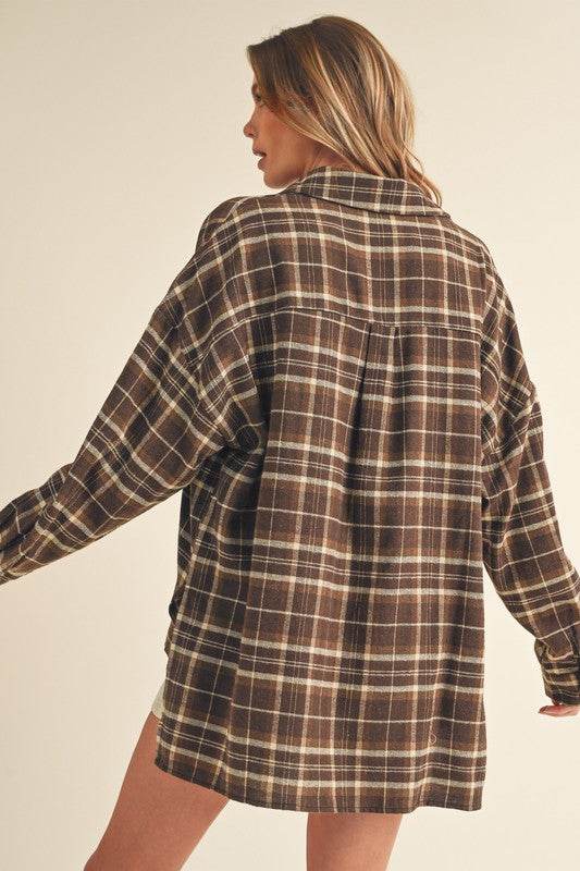 Aemi + Co Side Slit High-Low Plaid Long Sleeve Polo Shirt - us.meeeshop