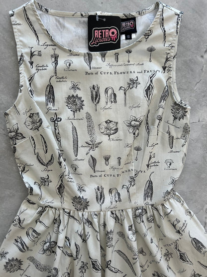Flower Parts Vintage Dress in 1X view 6
