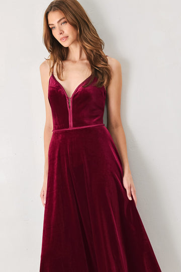 Flying Tomato Burgundy Kiss Velvet Sweetheart Keyhole Midi Dress in BURGUNDY