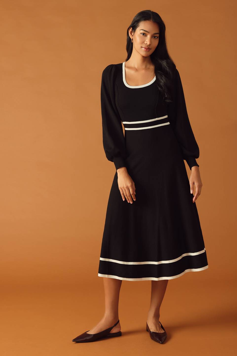 Flying Tomato Cedar Line Elegance Sweater Midi Dress in BLACK/IVORY view 7 - Dress Sweater